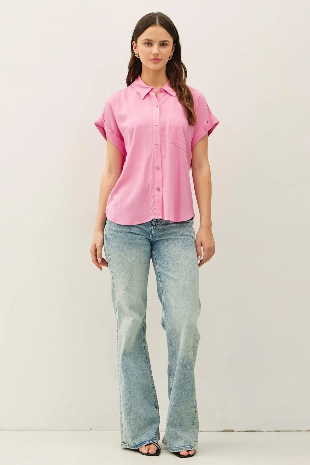 SOLID SHORT SLEEVE BUTTON DOWN SHIRT