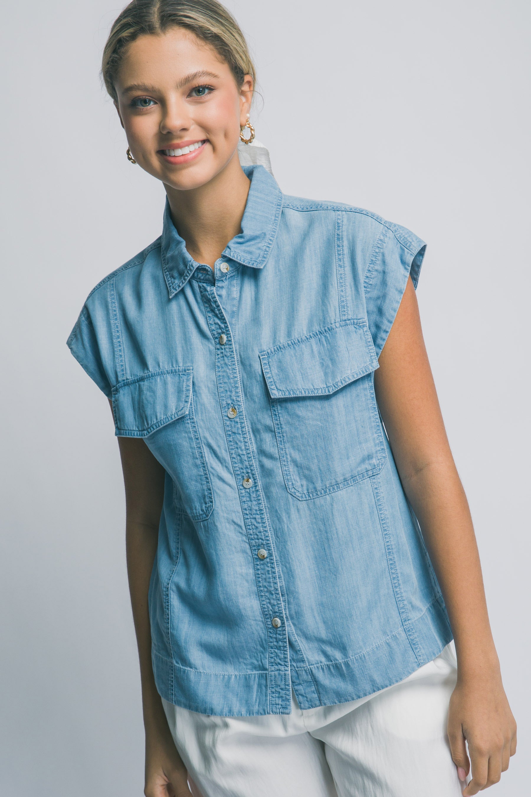 TENCEL SLEEVELESS COLLARED SHIRT