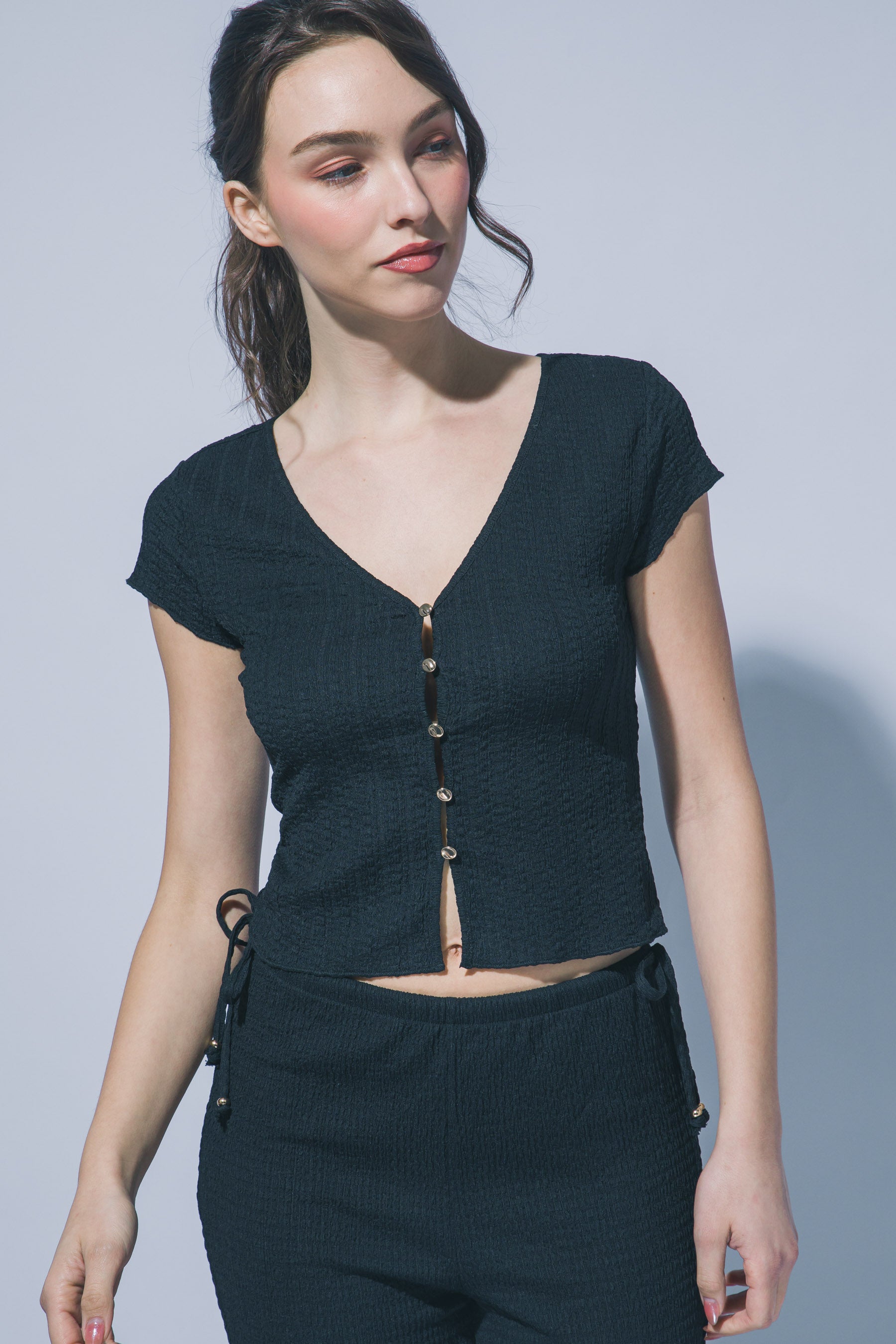 BUTTON DOWN TEXTURED TOP