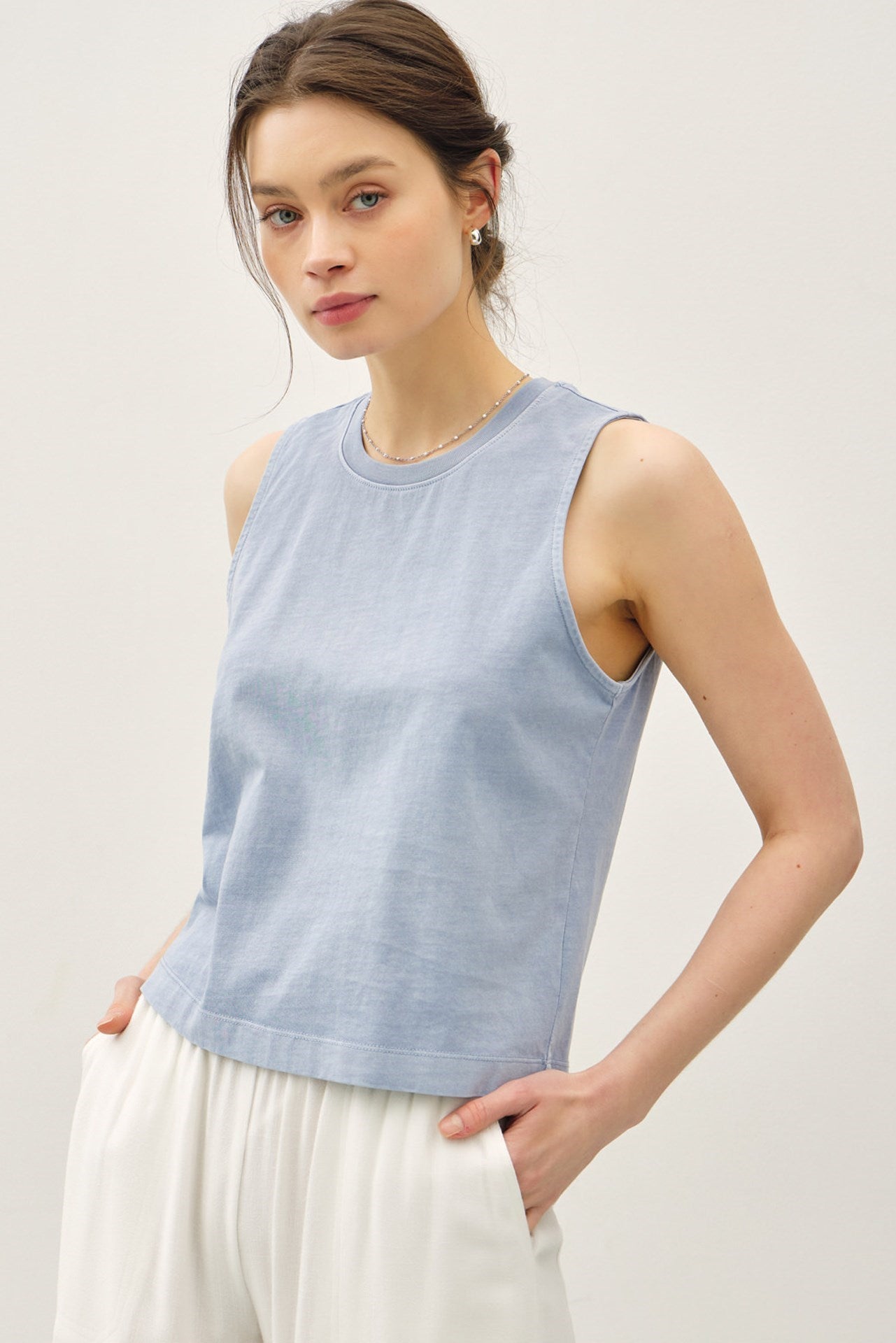Tops &gt; Sleeveless