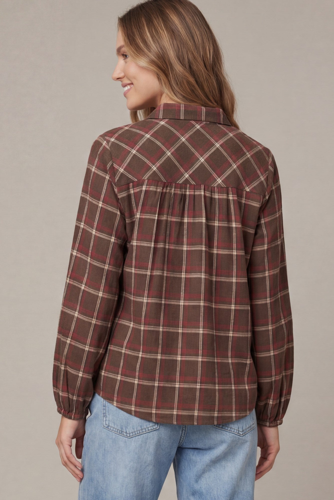 LONG SLEEVE WOVEN COLLARED PLAID TOP