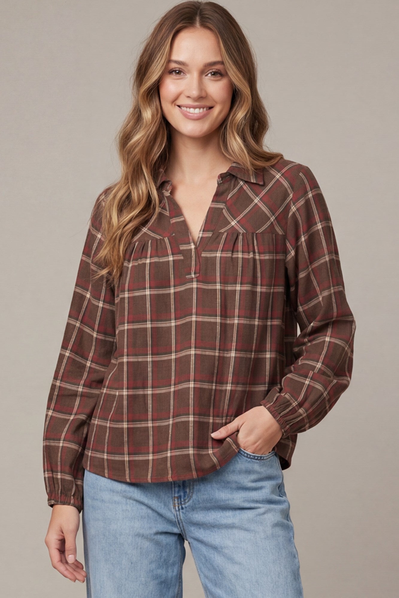 LONG SLEEVE WOVEN COLLARED PLAID TOP