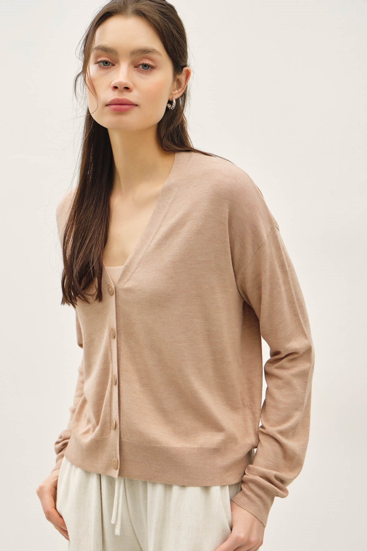 CASHMERE BLENDED ULTRA LIGHWEIGHT CLASSIC CARDIGAN