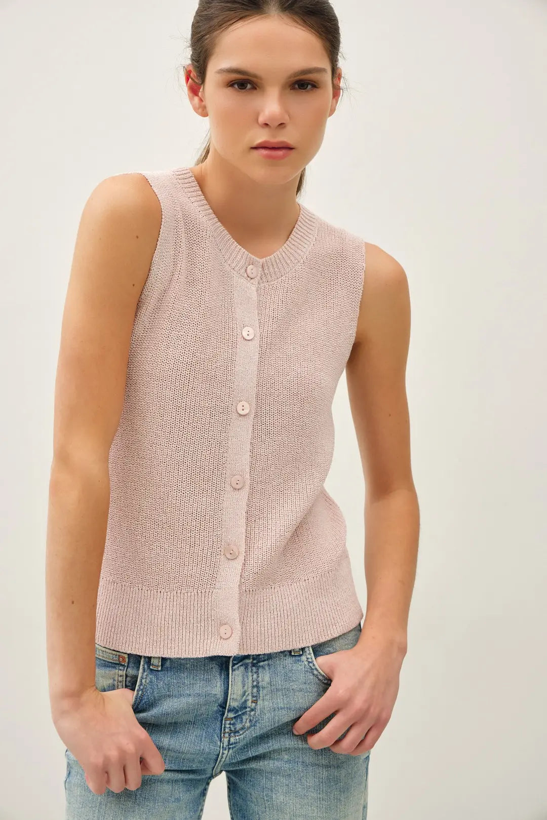 LIGHT WEIGHT BUTTON UP SWEATER VEST