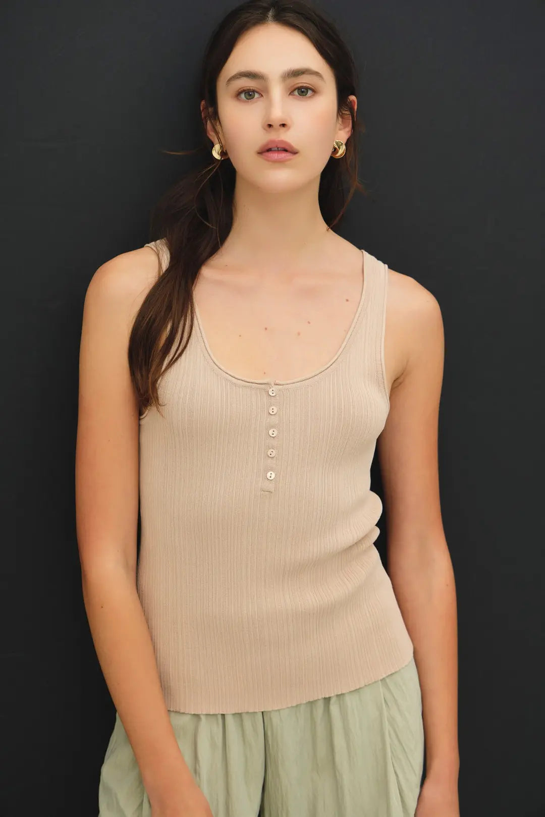 LIGHTWEIGHT RIBBED SWEATER TANK TOP