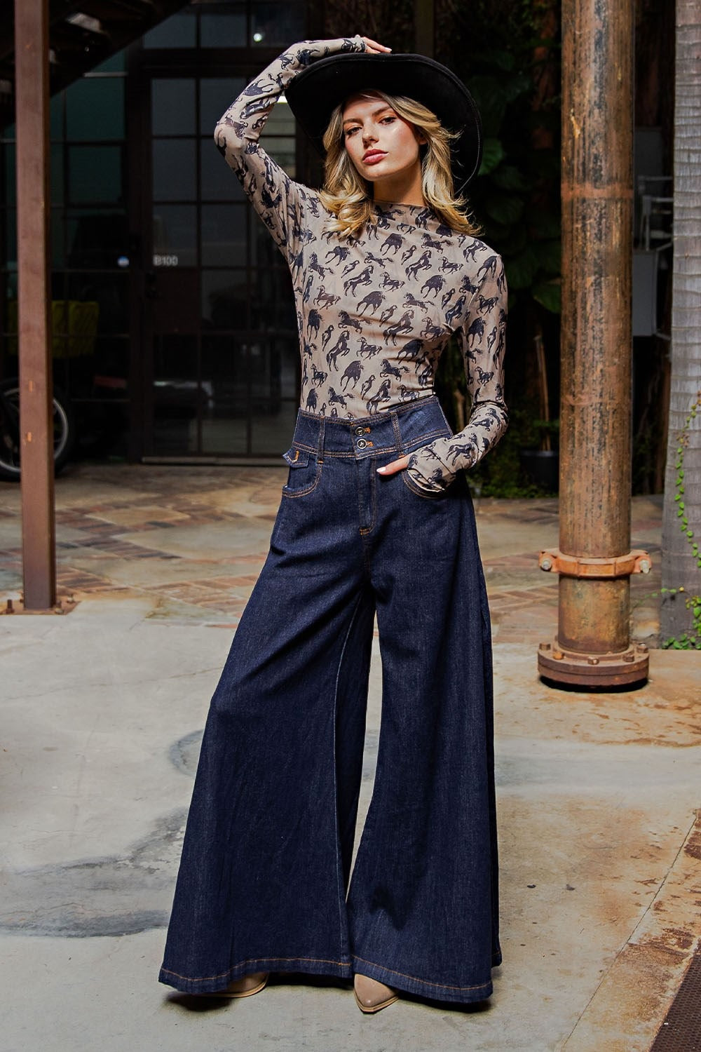 MESH WESTERN HORSE GRAPHIC MOCK NECK TOP