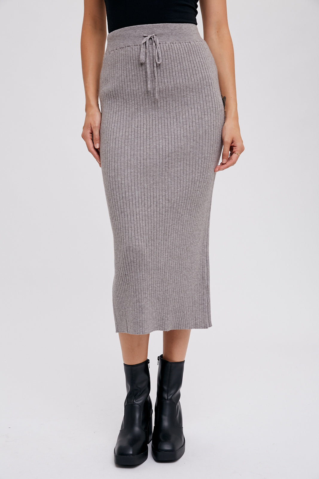 DRAWSTRING WAIST RIB KNIT MIDI SKIRT