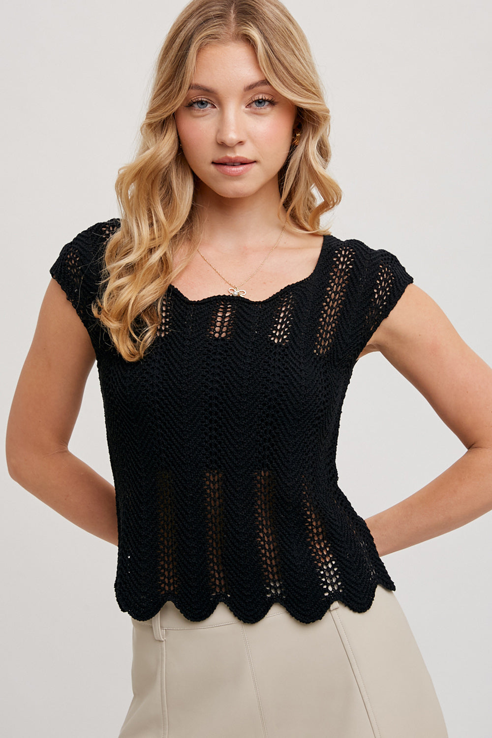 EYELET SCALLOPED HEM SOLID SLEEVELESS TOP