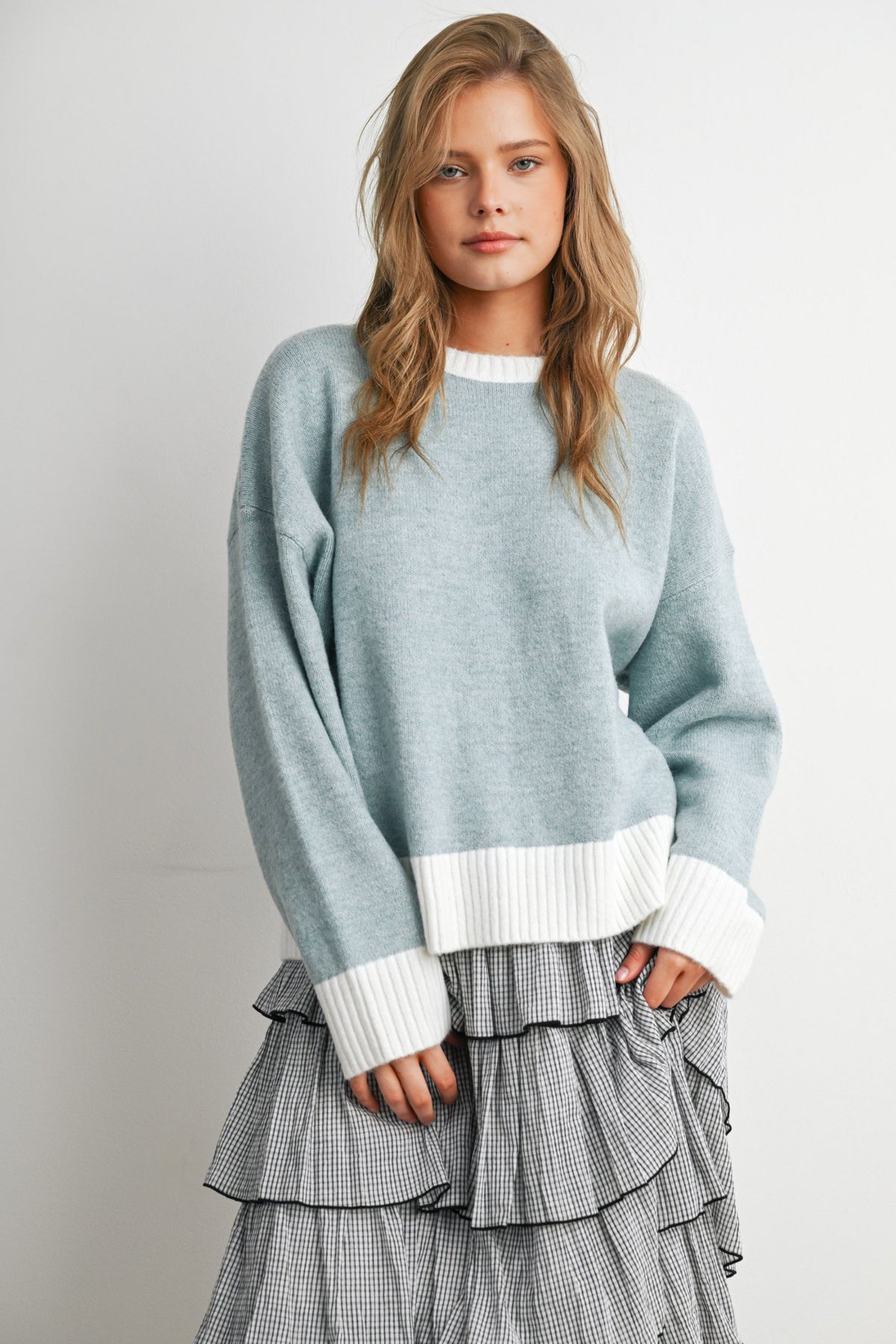 CONZY CONTRAST TRIM SWEATER TOP