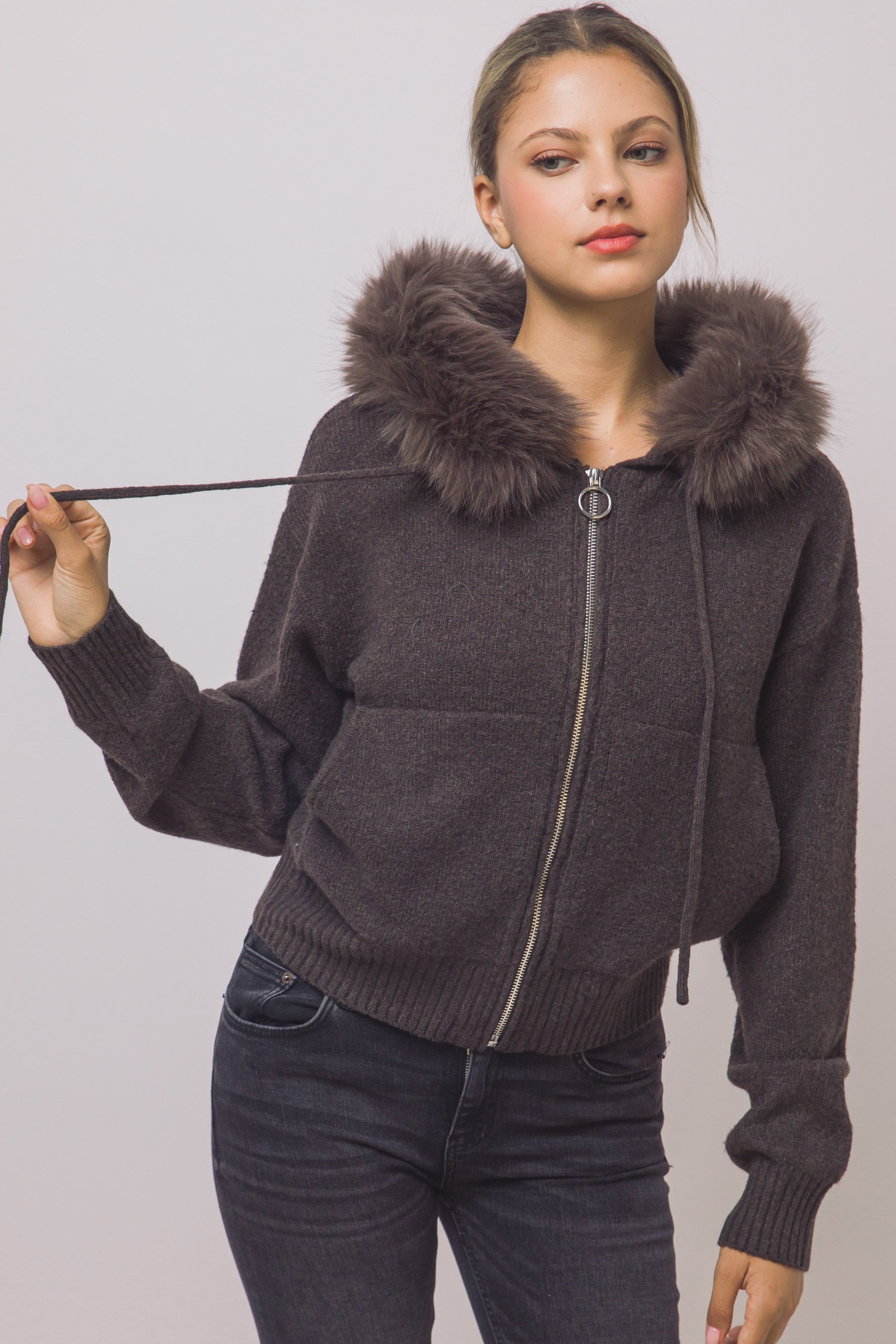 REMOVABLE FAUX FUR TRIM HOODED ZIP CARDIGAN