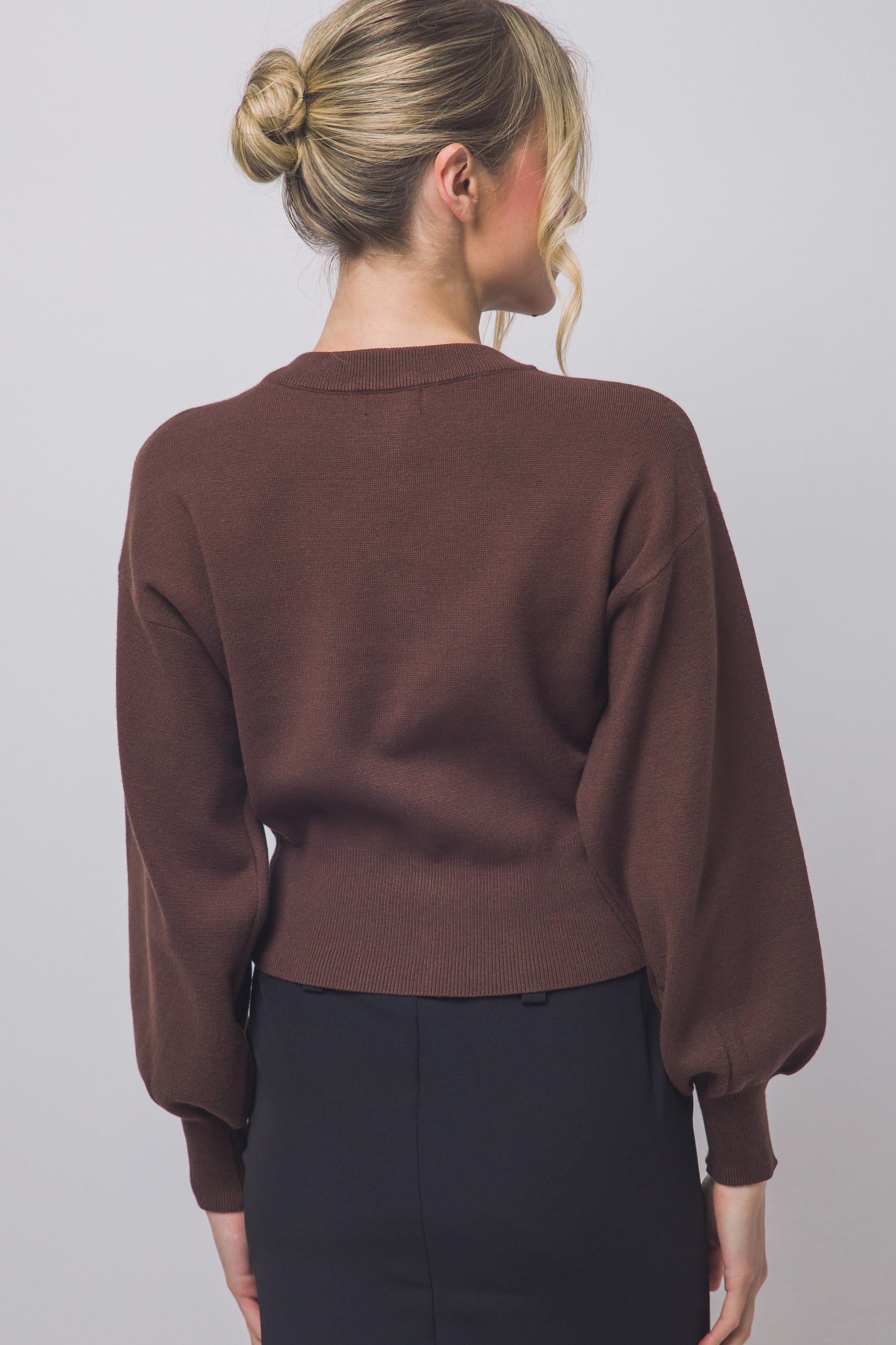 CREWNECK KNIT BUTTON DOWN CARDIGAN