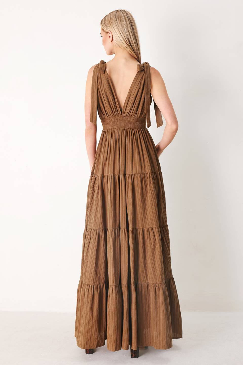 TEXTURED WOVEN TIERED MAXI DRESS