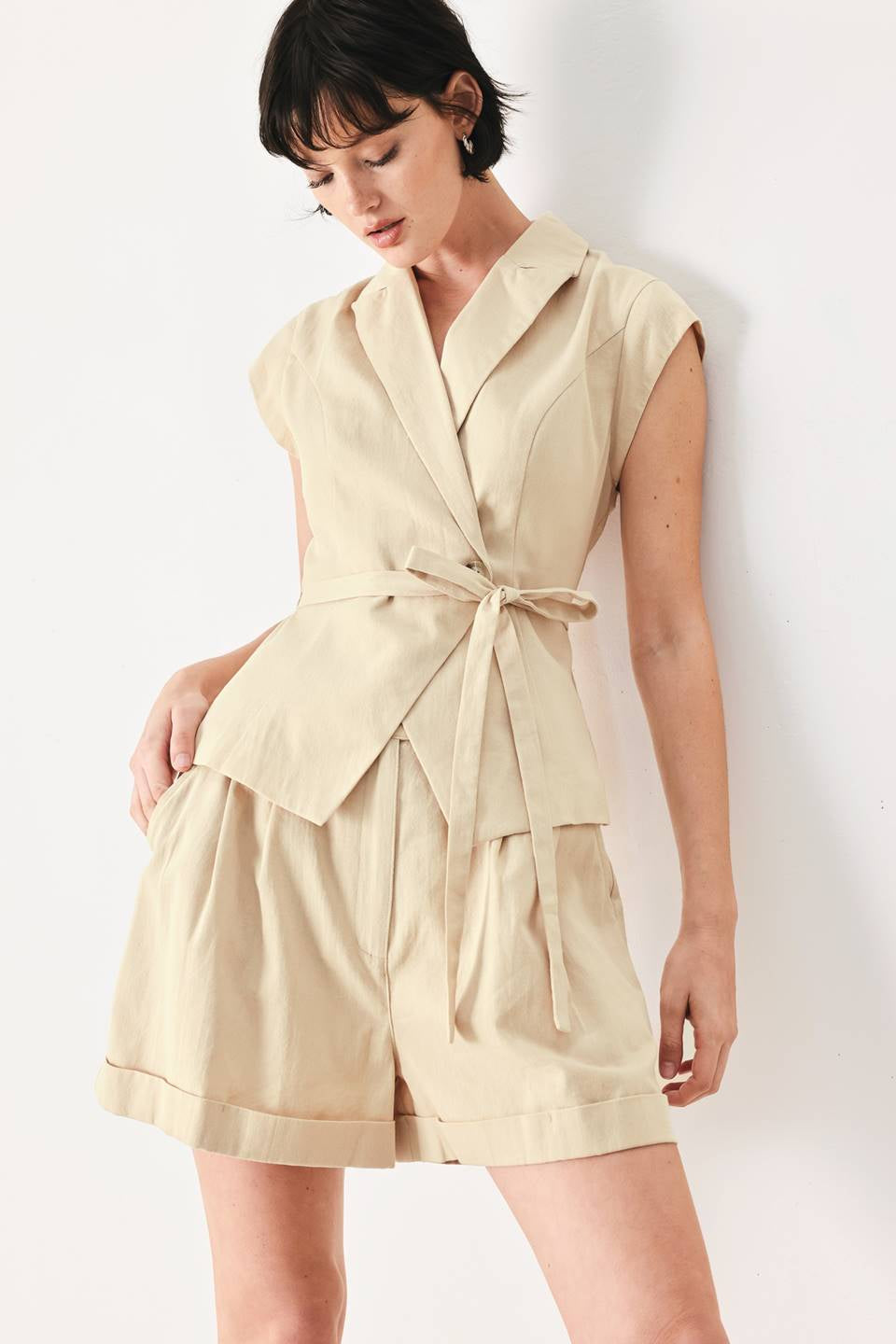SOLID WOVEN VEST