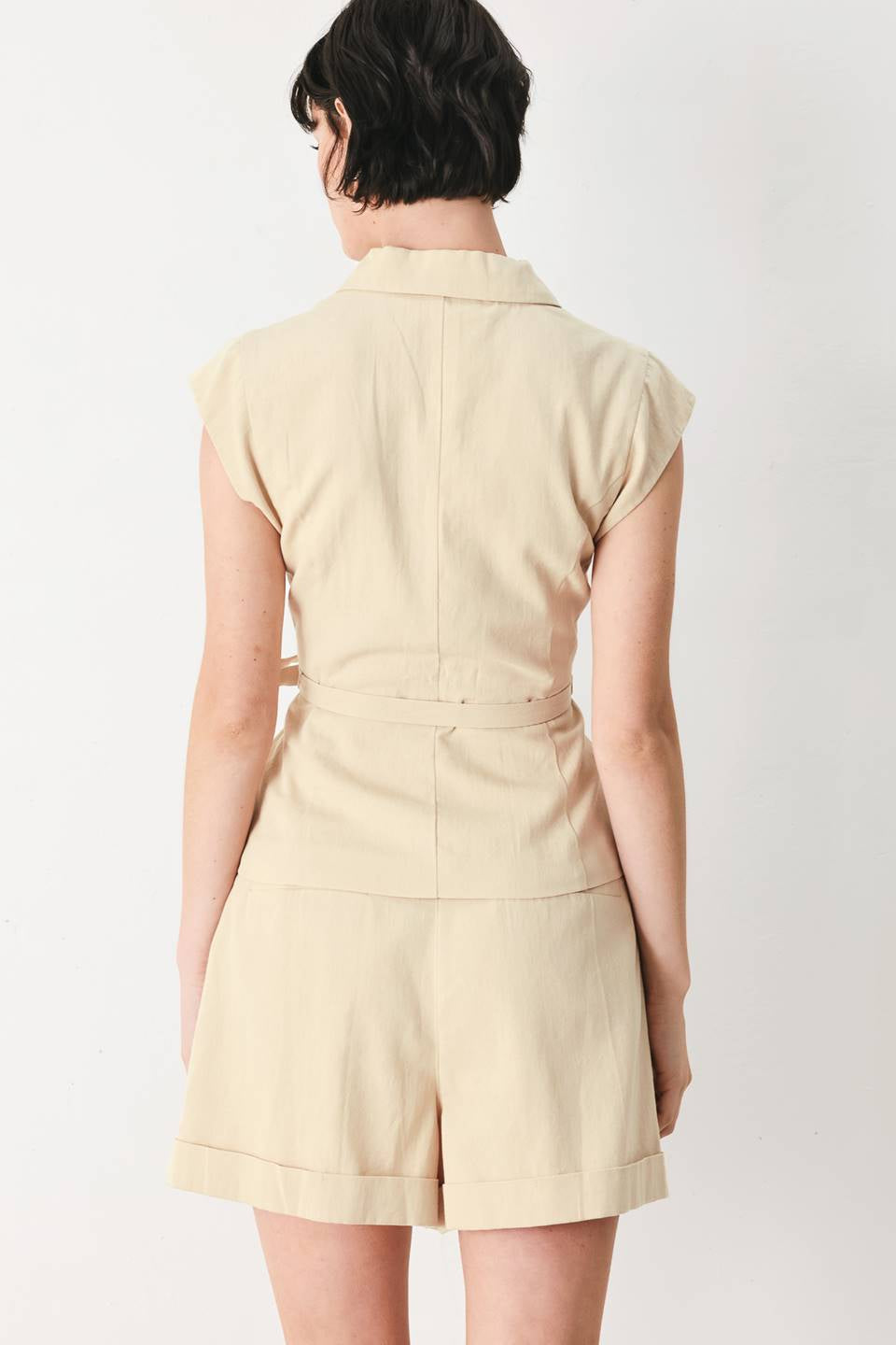SOLID WOVEN VEST