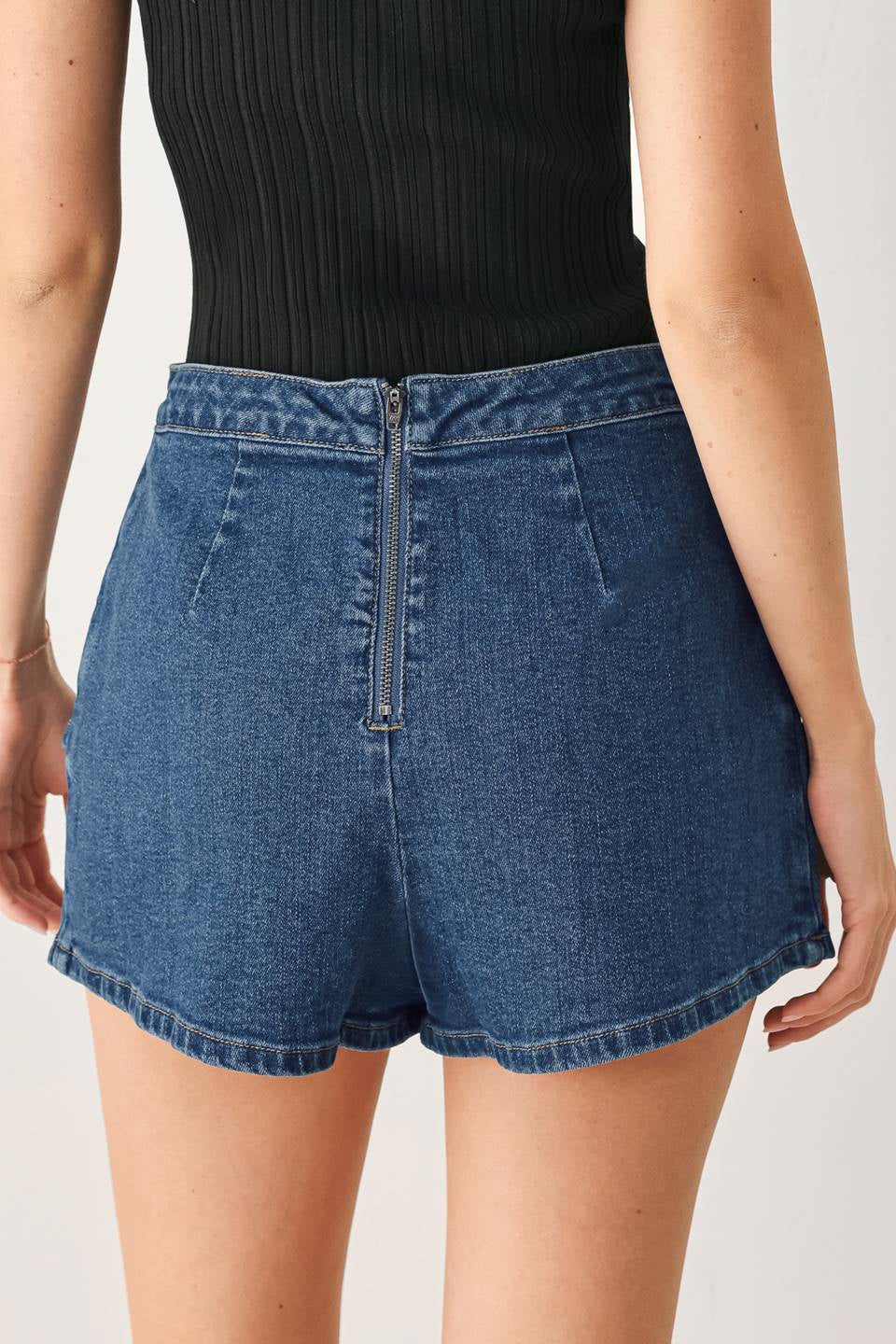 WASHED DENIM SKORT