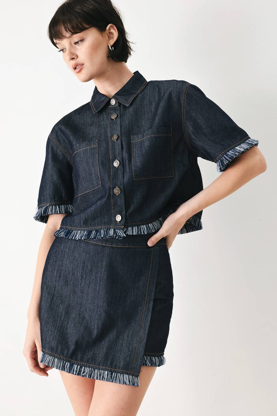 SOLID WOVEN CROP JACKET