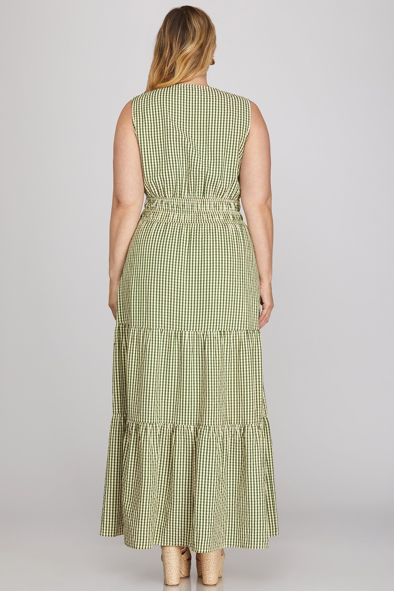 PLUS - WOVEN GINGHAM TIERED MAXI DRESS