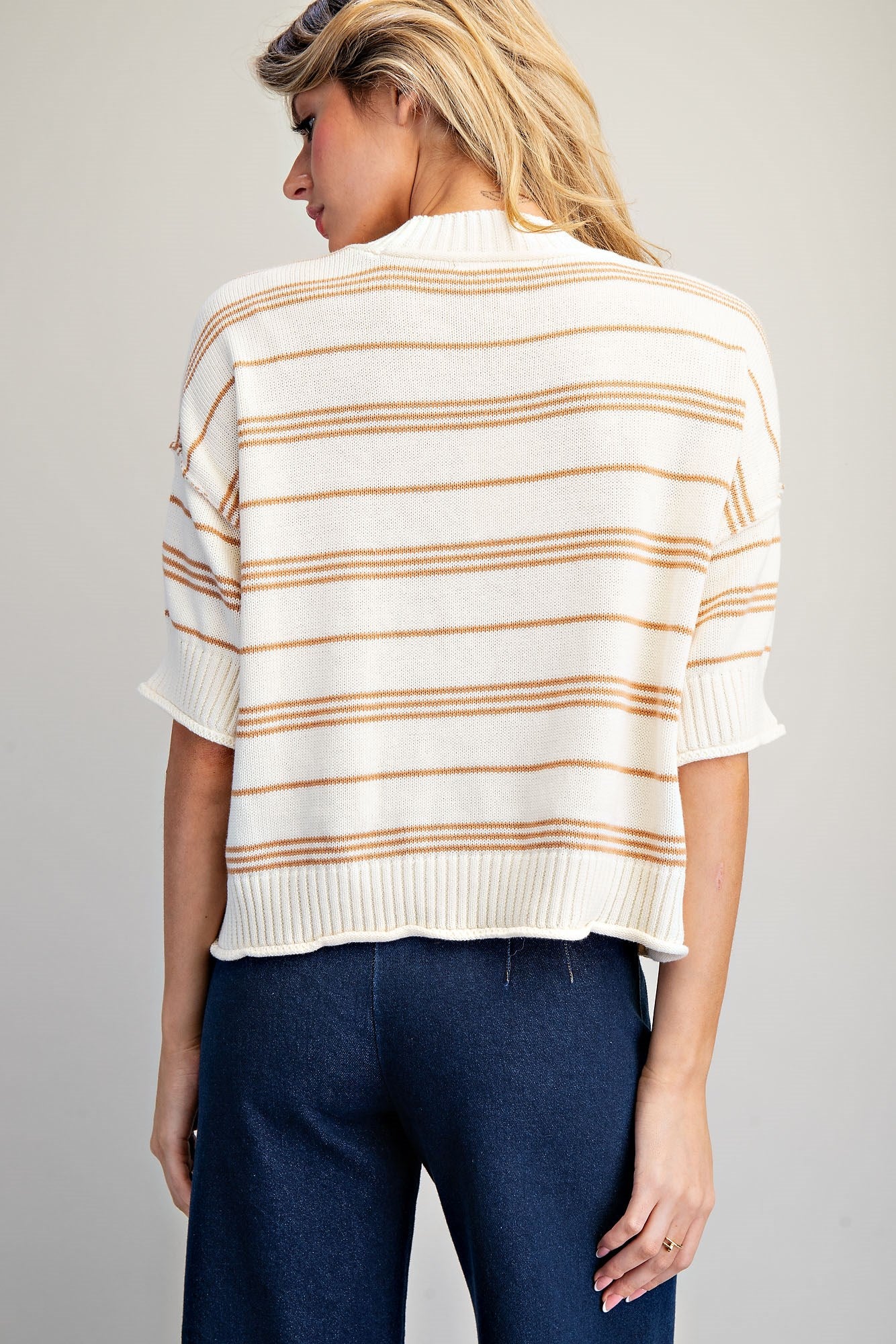 STRIPED SHORT SLEEVE RIBBED SWEATER TOP