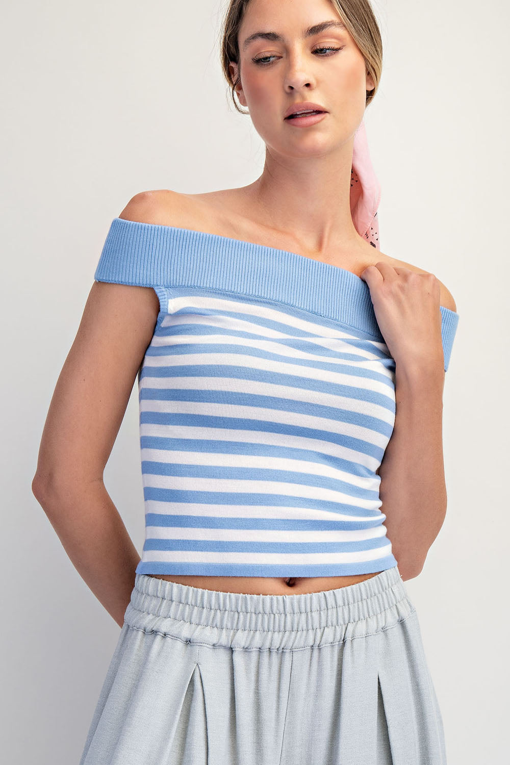 FITTED OFF SHOULDER SWEATER