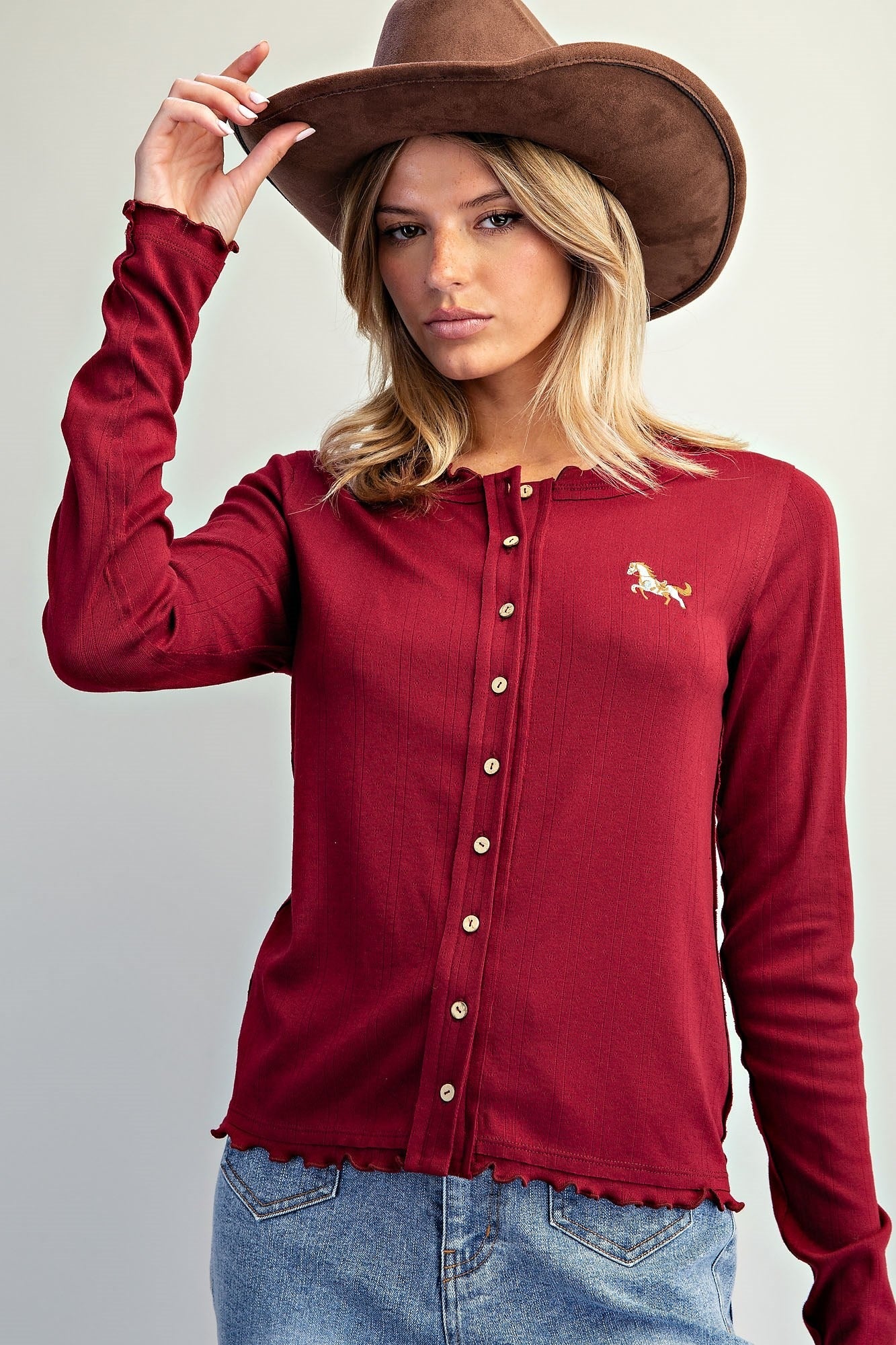 HORSE EMBROIDERED LETTUCE EDGE KNIT TOP