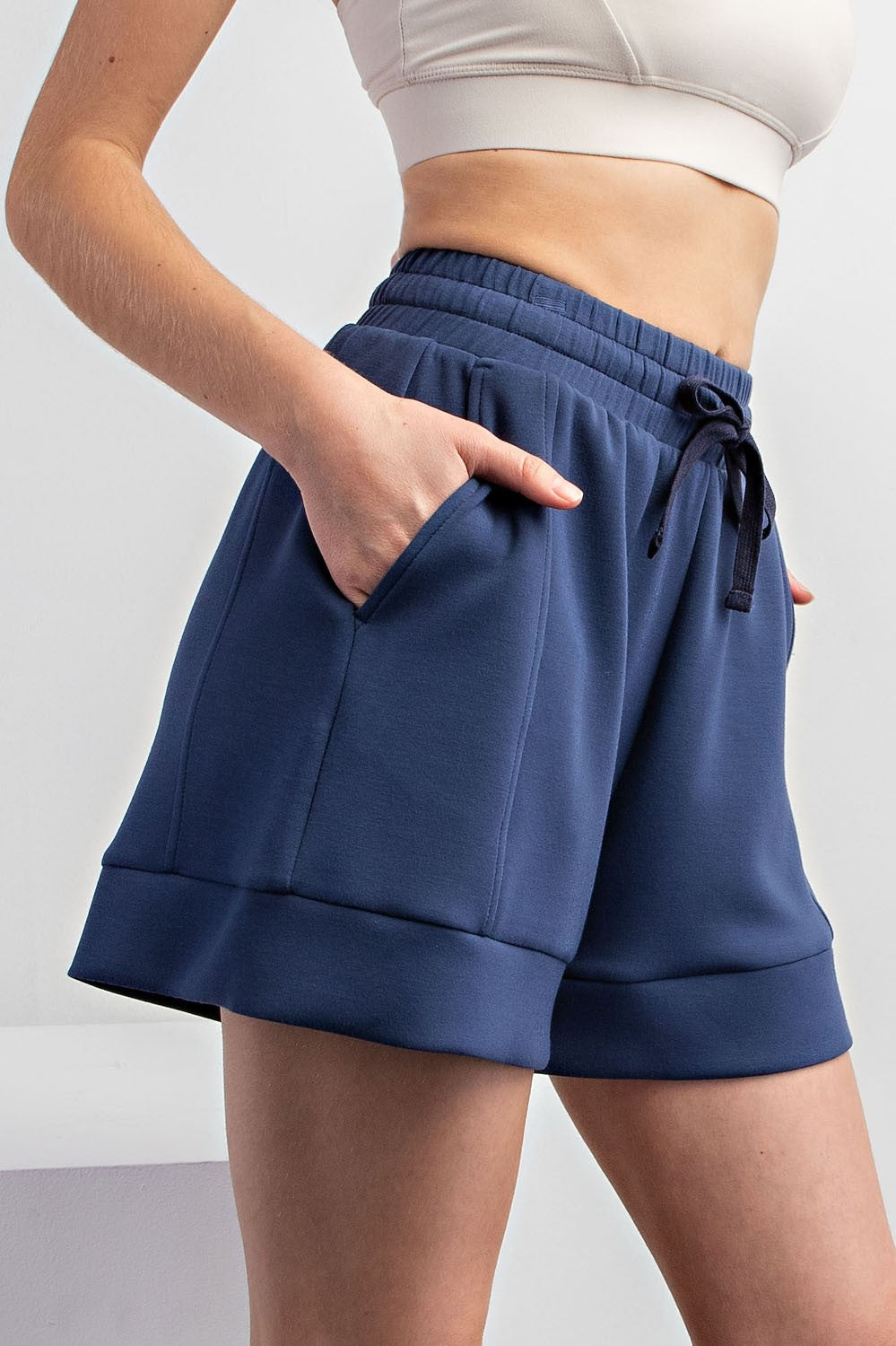 MODAL SOLID SCUBA PLEAT CASUAL SHORTS
