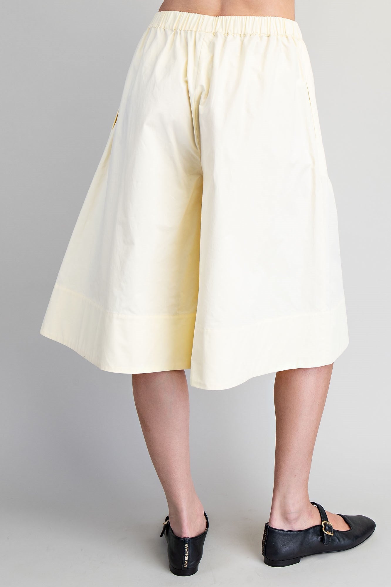 HIGH RISE SOLID CULOTTE STYLE SHORTS