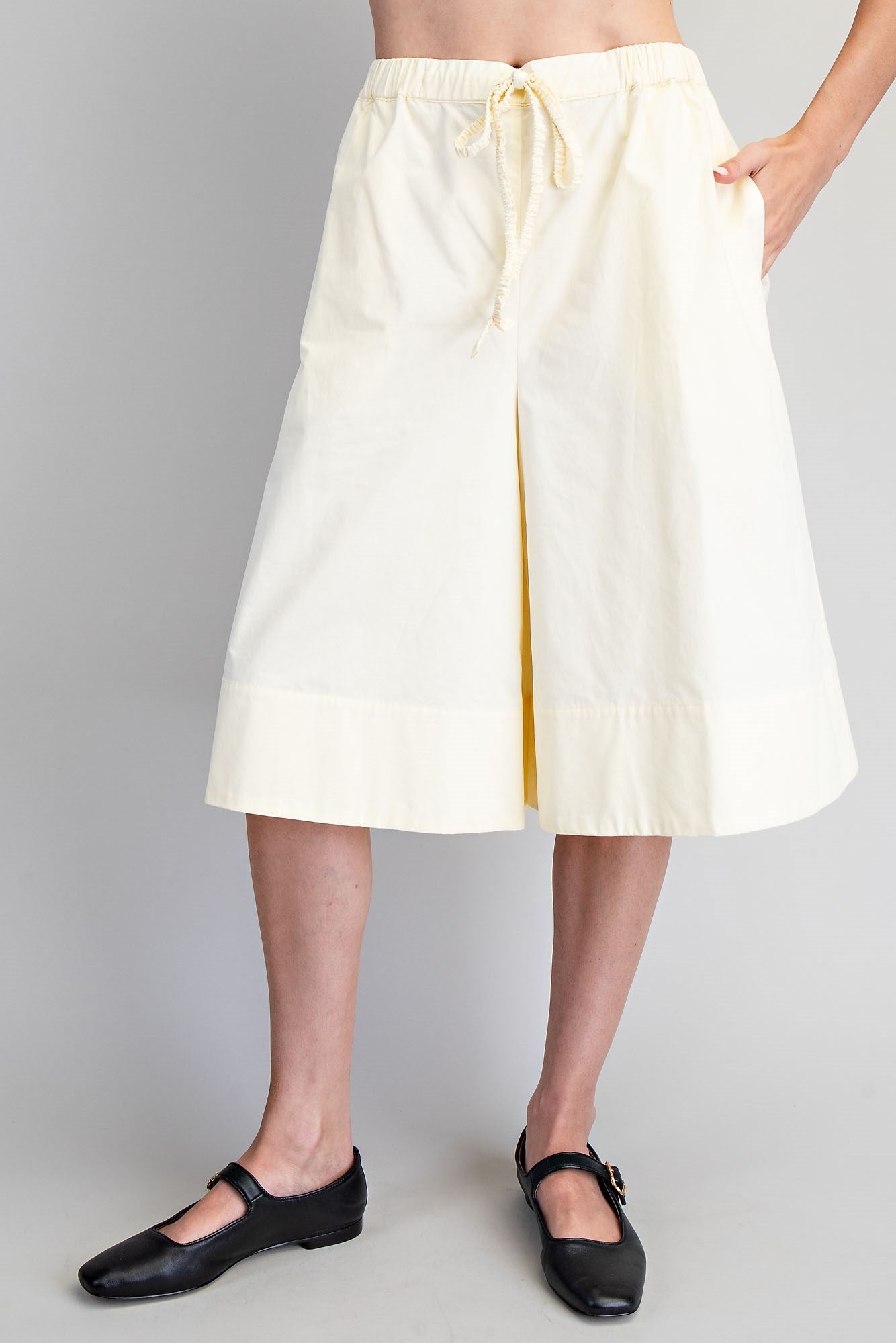 HIGH RISE SOLID CULOTTE STYLE SHORTS