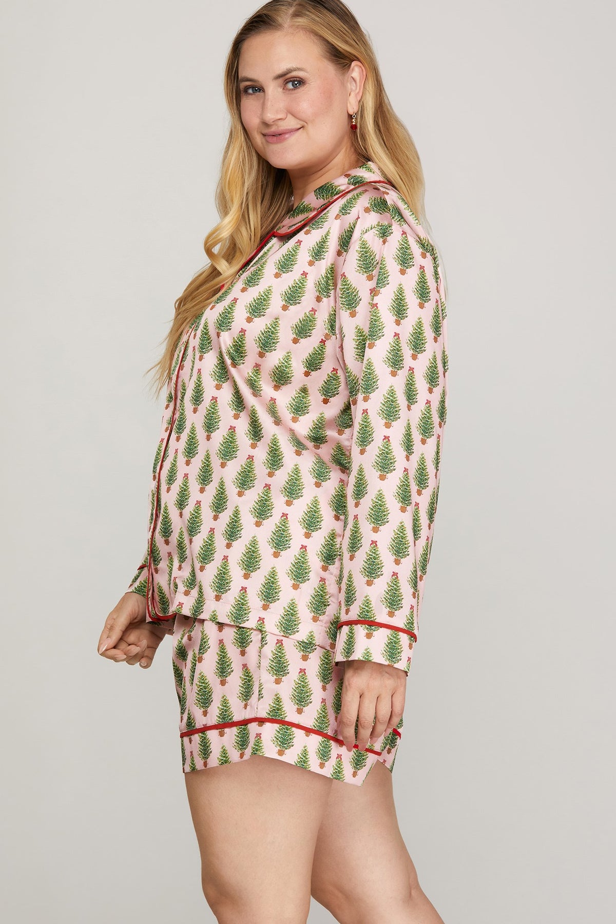 PLUS - CHRISTMAS TREE PRINT LONG SLEEVE TOP AND SHORTS PAJAMA SET