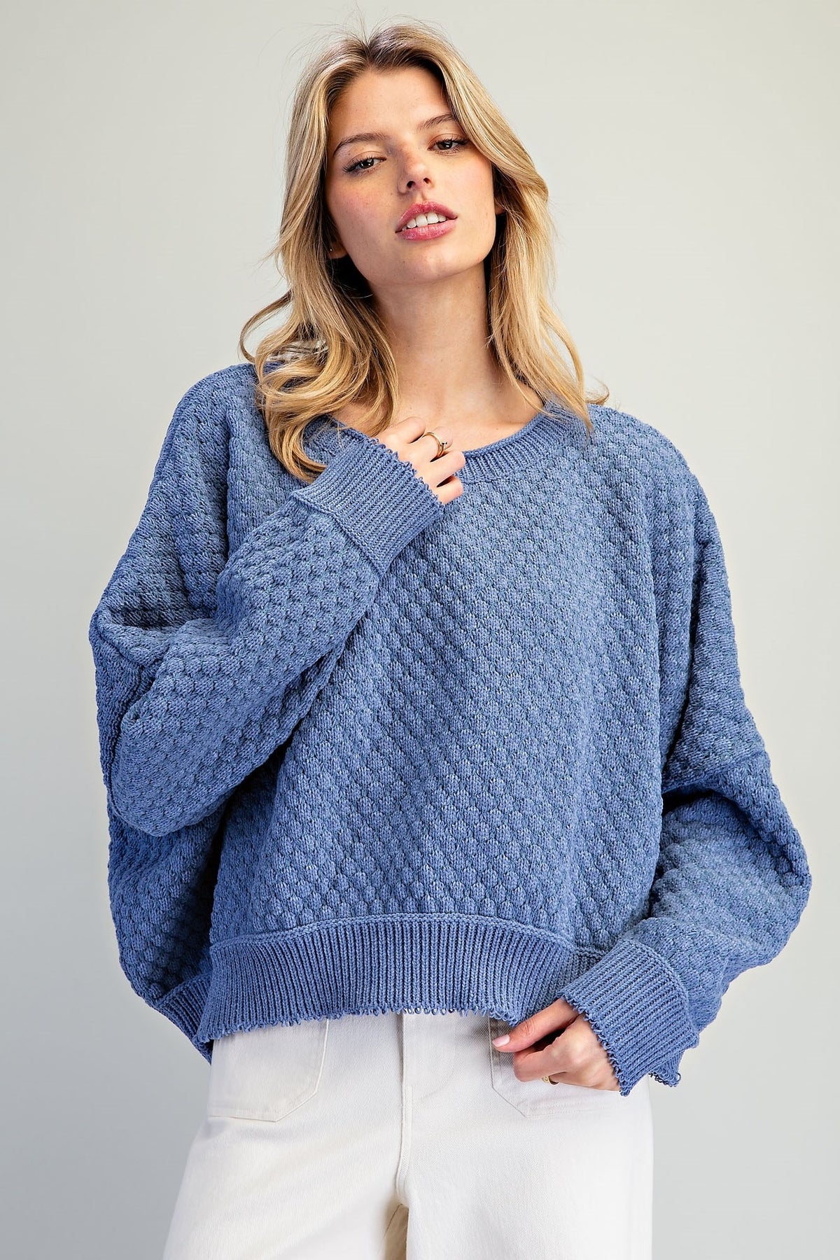 TEXTURED CREW NECK SWEATER