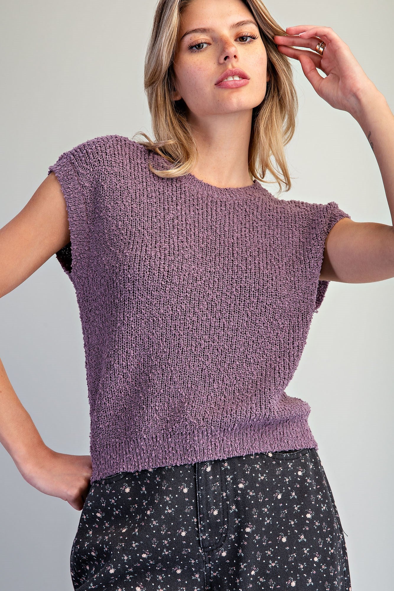 CAP SLEEVE TEXTURED KNIT TOP