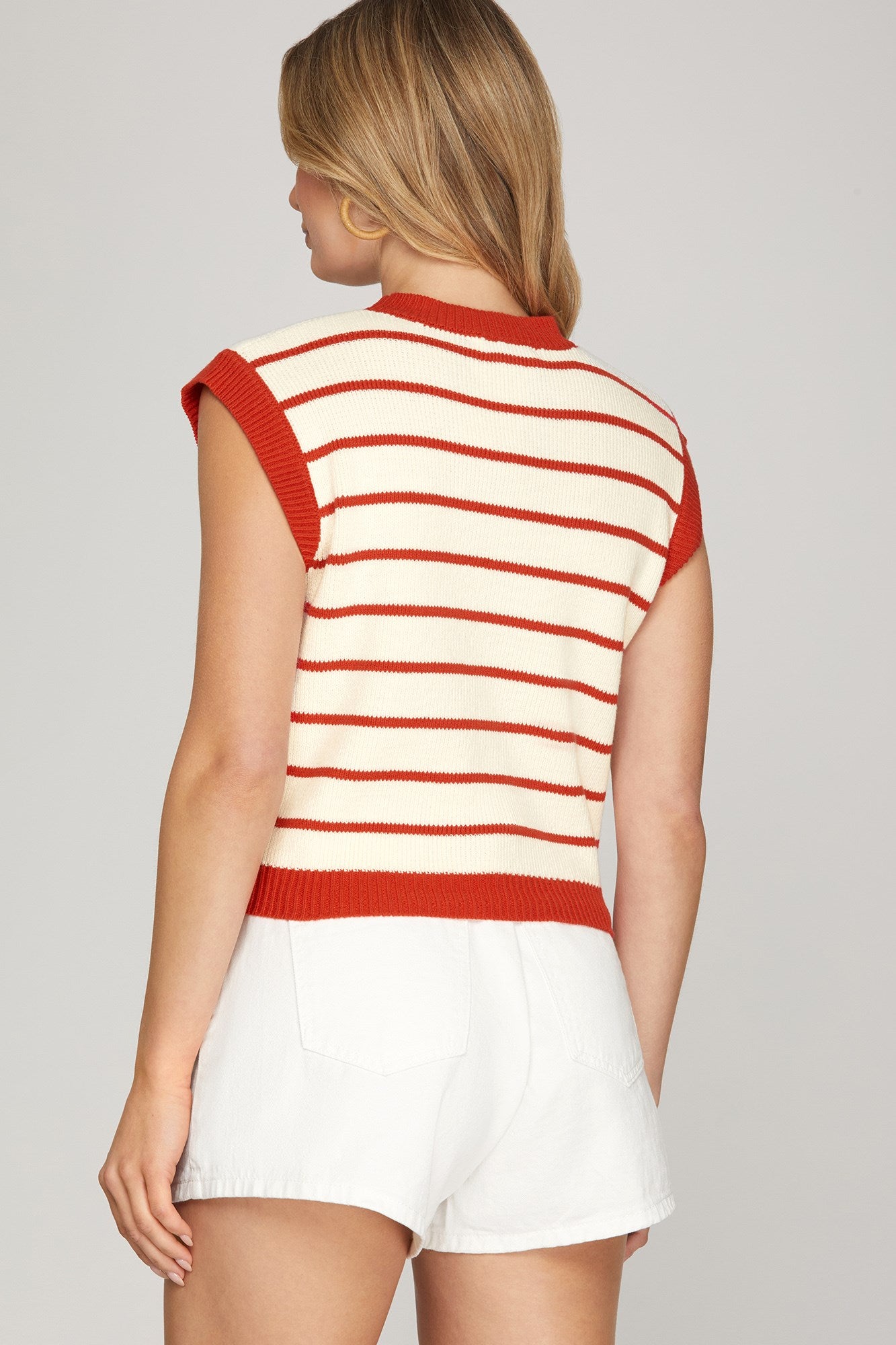 ROUND NECK STRIPED SWEATER TOP