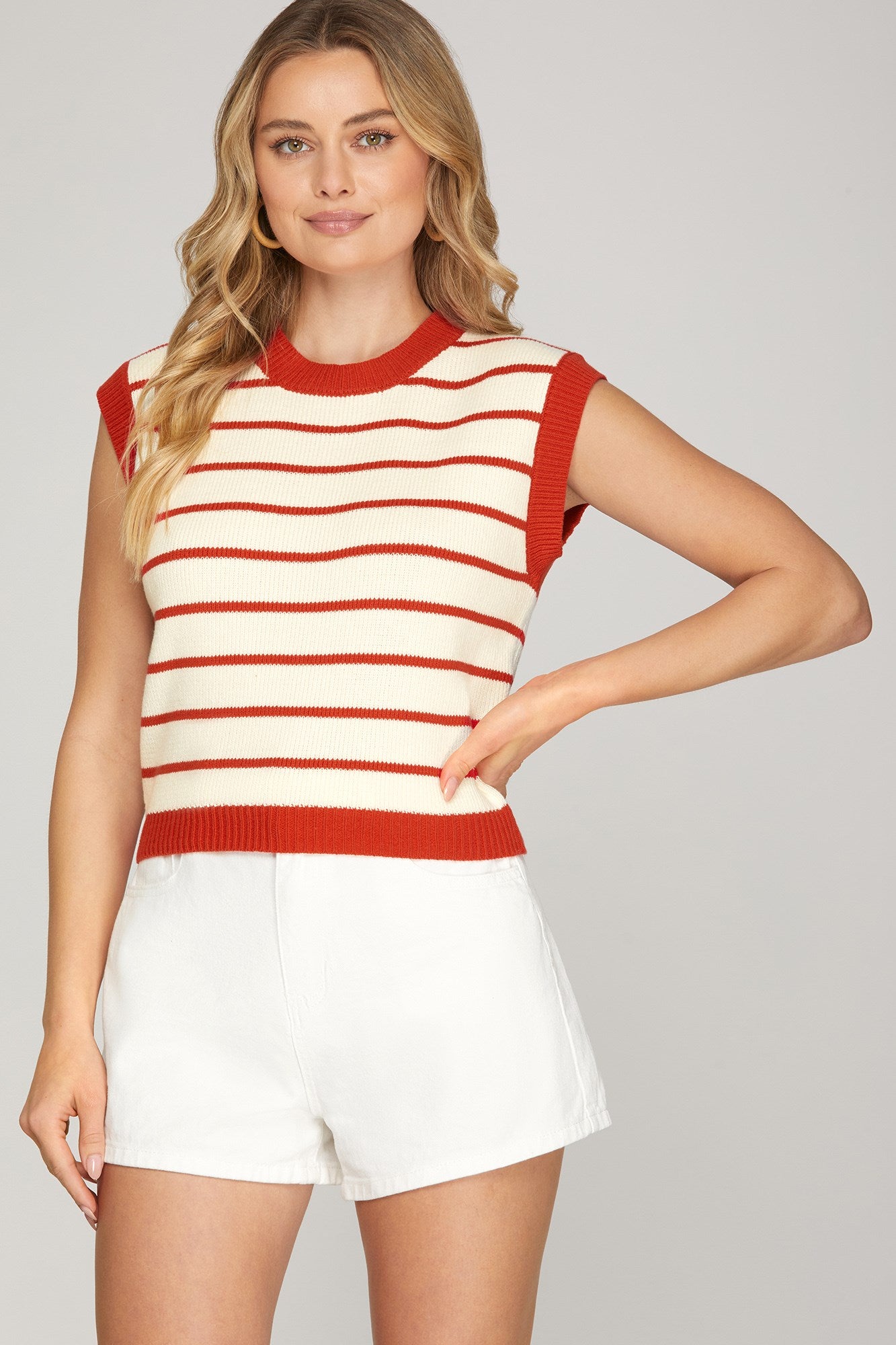 ROUND NECK STRIPED SWEATER TOP