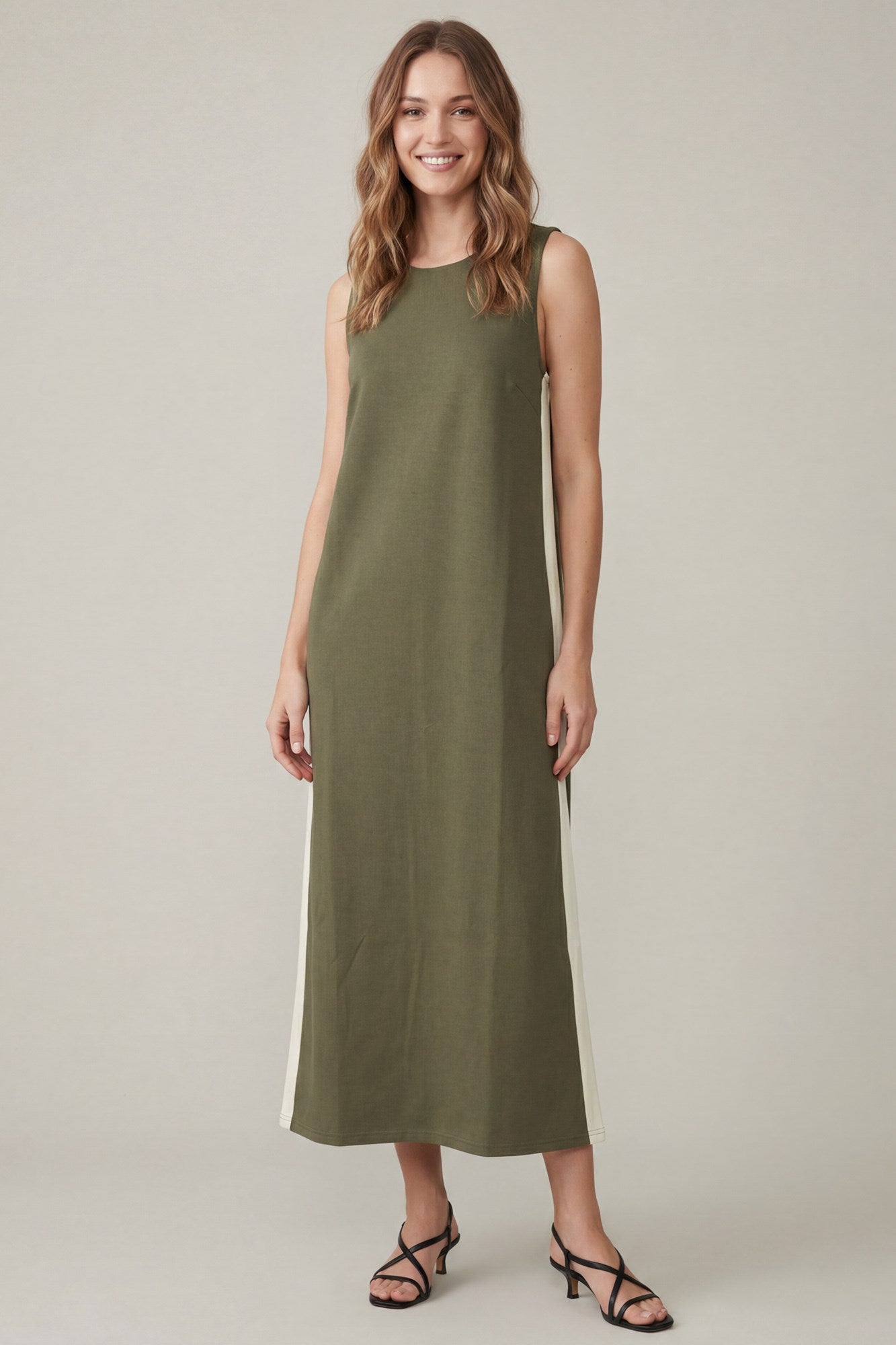 SLEEVELESS KNIT SIDE CONTRAST LINE MIDI DRESS