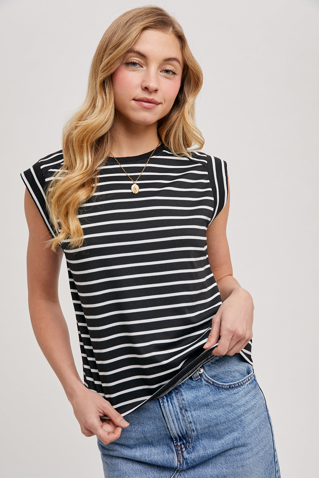 SLEEVELESS STRIPED MUSCLE TOP