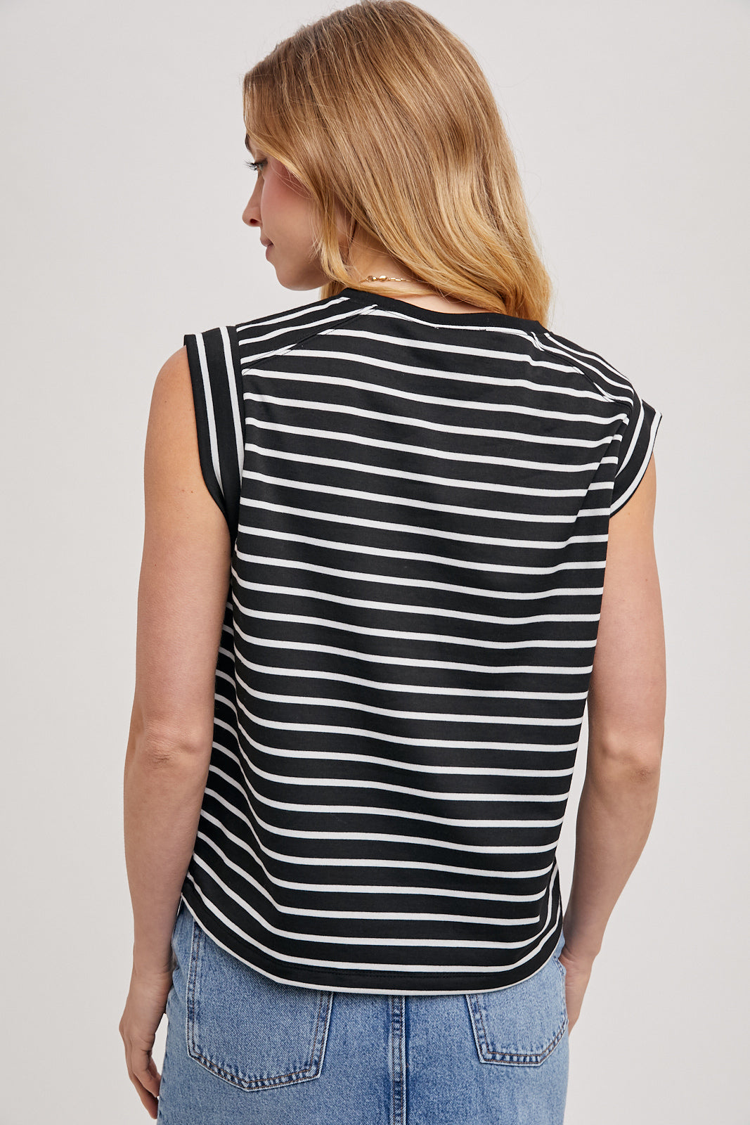 SLEEVELESS STRIPED MUSCLE TOP