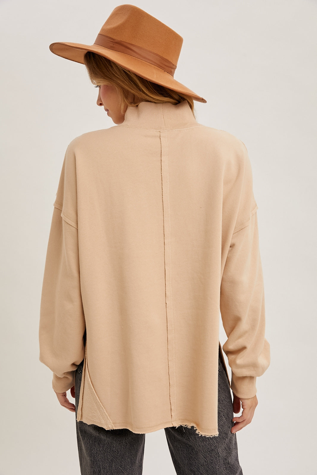 RAW EDGE SIDE SLIT MOCK NECK KNIT TOP