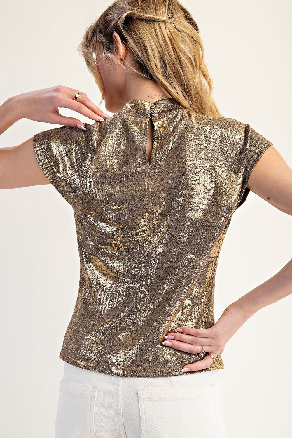 METALLIC MOCK NECK CAP SLEEVE TOP