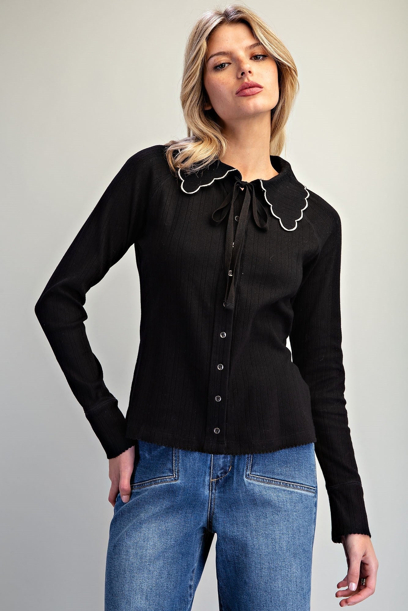 TIE NECK SCALLOP COLLAR BUTTON UP TOP