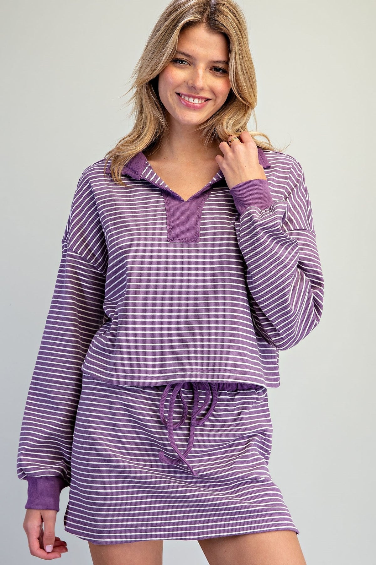 STRIPED COLLARED PULLOVER
