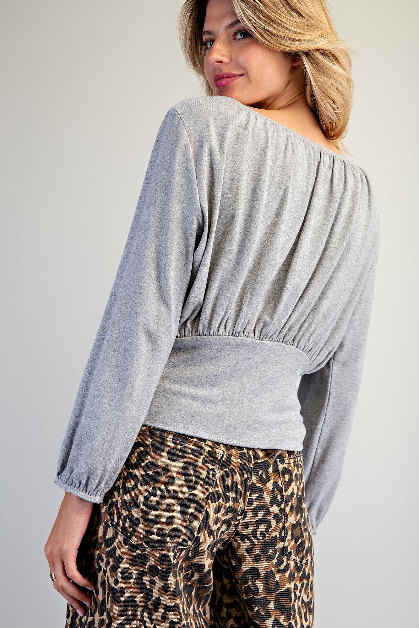SOLID FITTED WAIST TOP