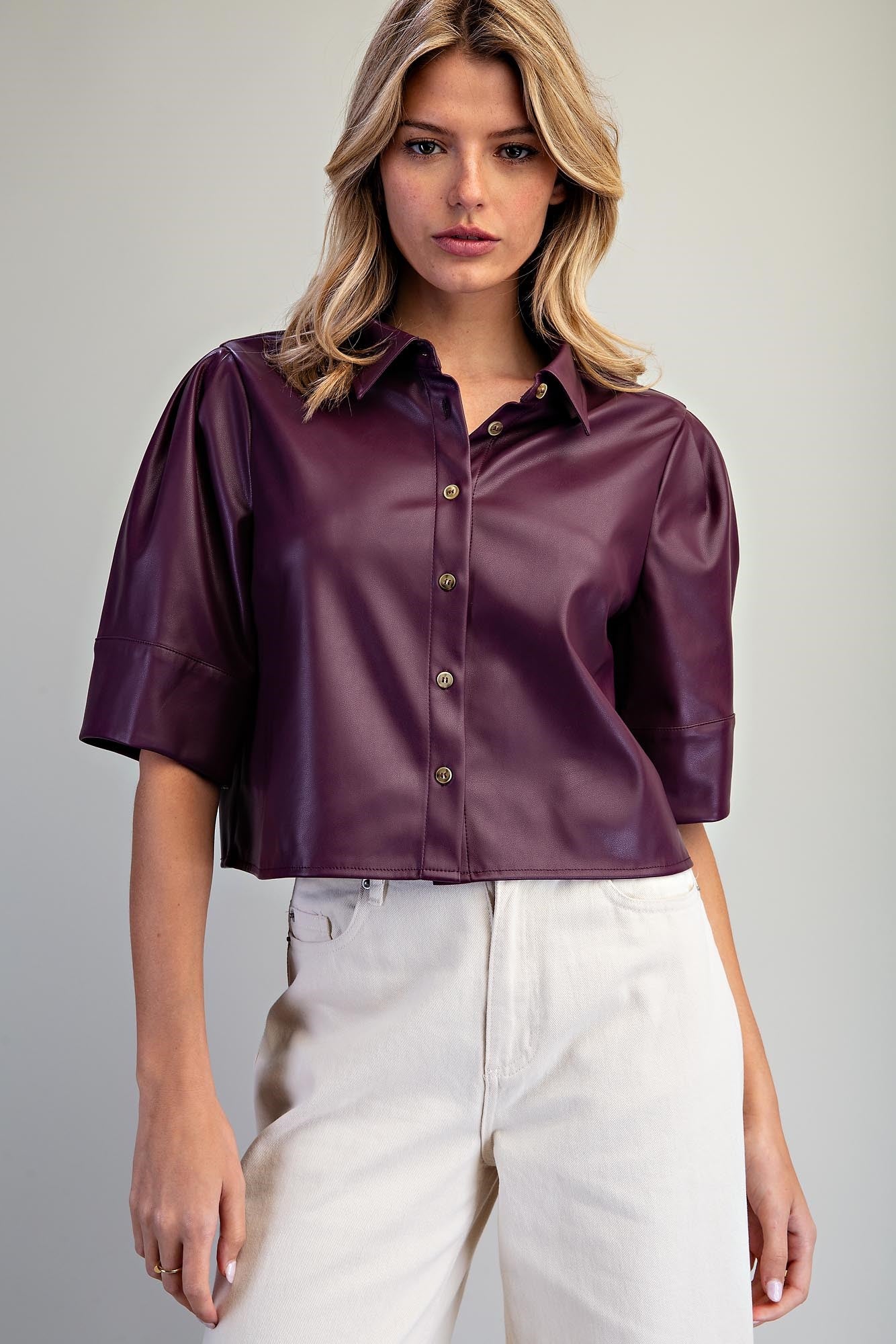 PLEATHER SOLID BUTTON DOWN SHIRT