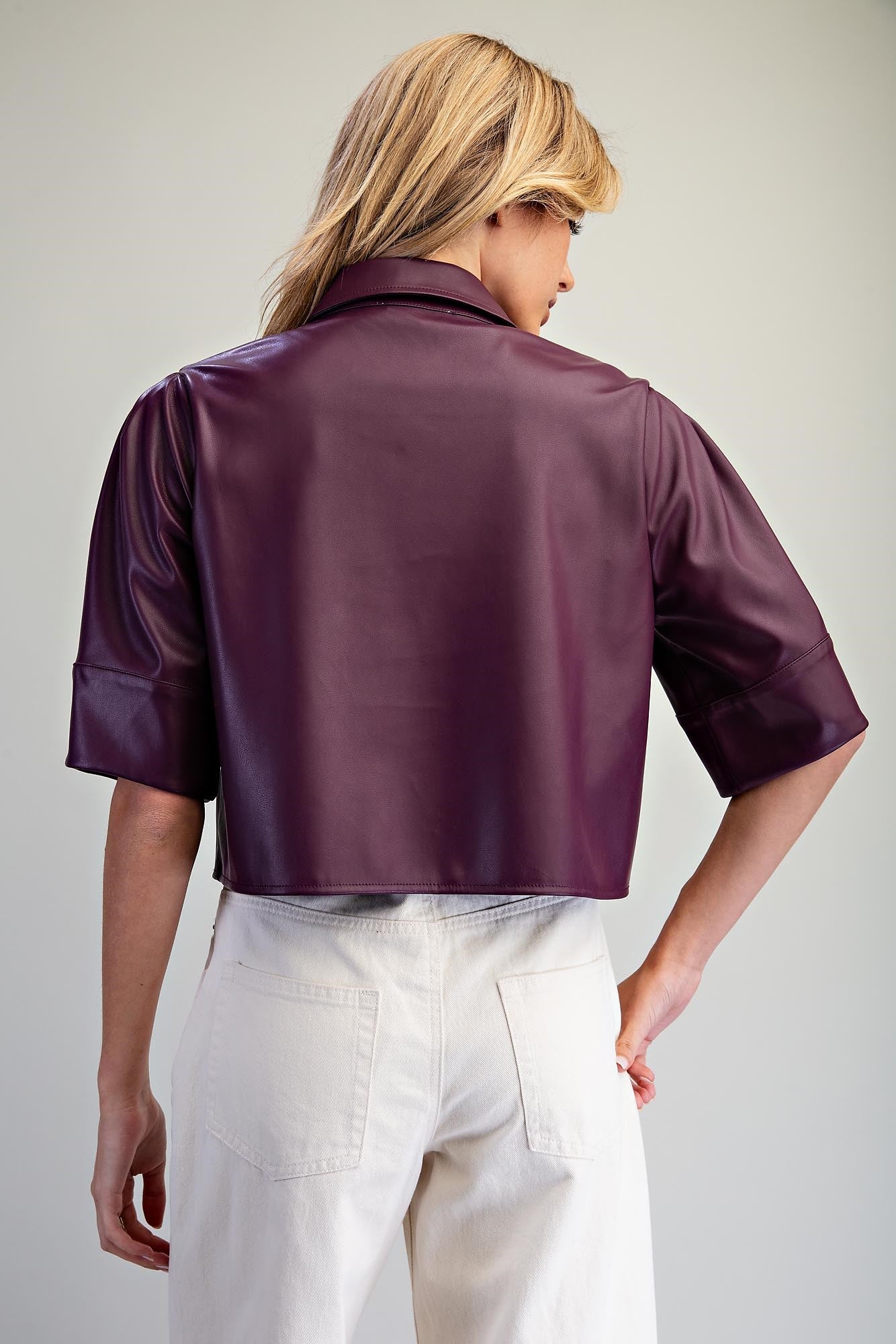 PLEATHER SOLID BUTTON DOWN SHIRT