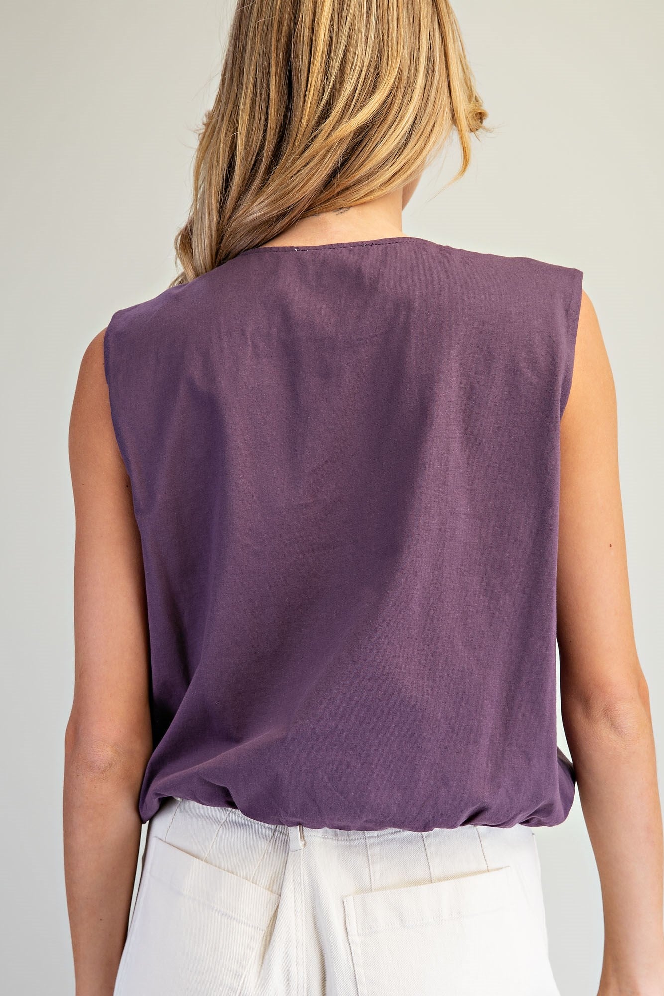 GATHERED NECK BUBBLE HEM SOLID TOP