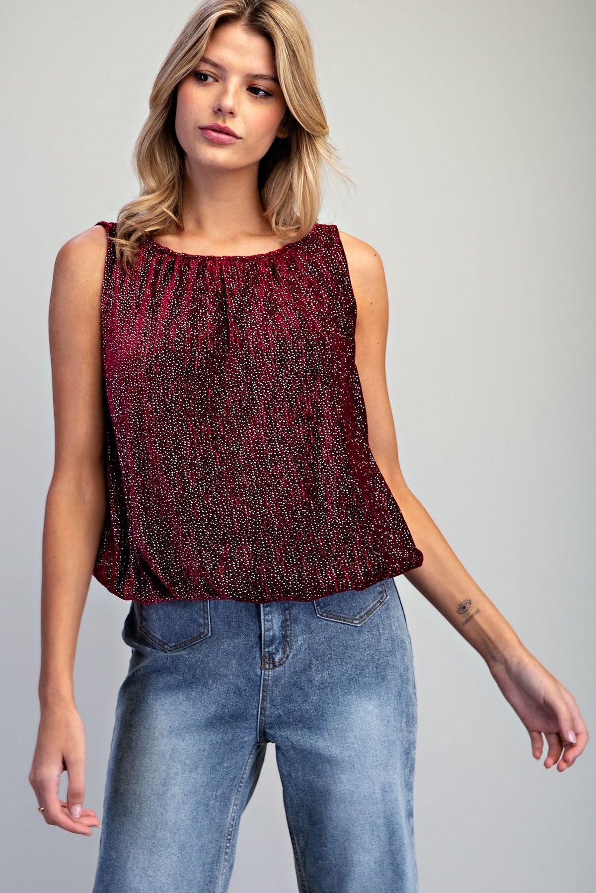 METALLIC SLEEVELESS TOP