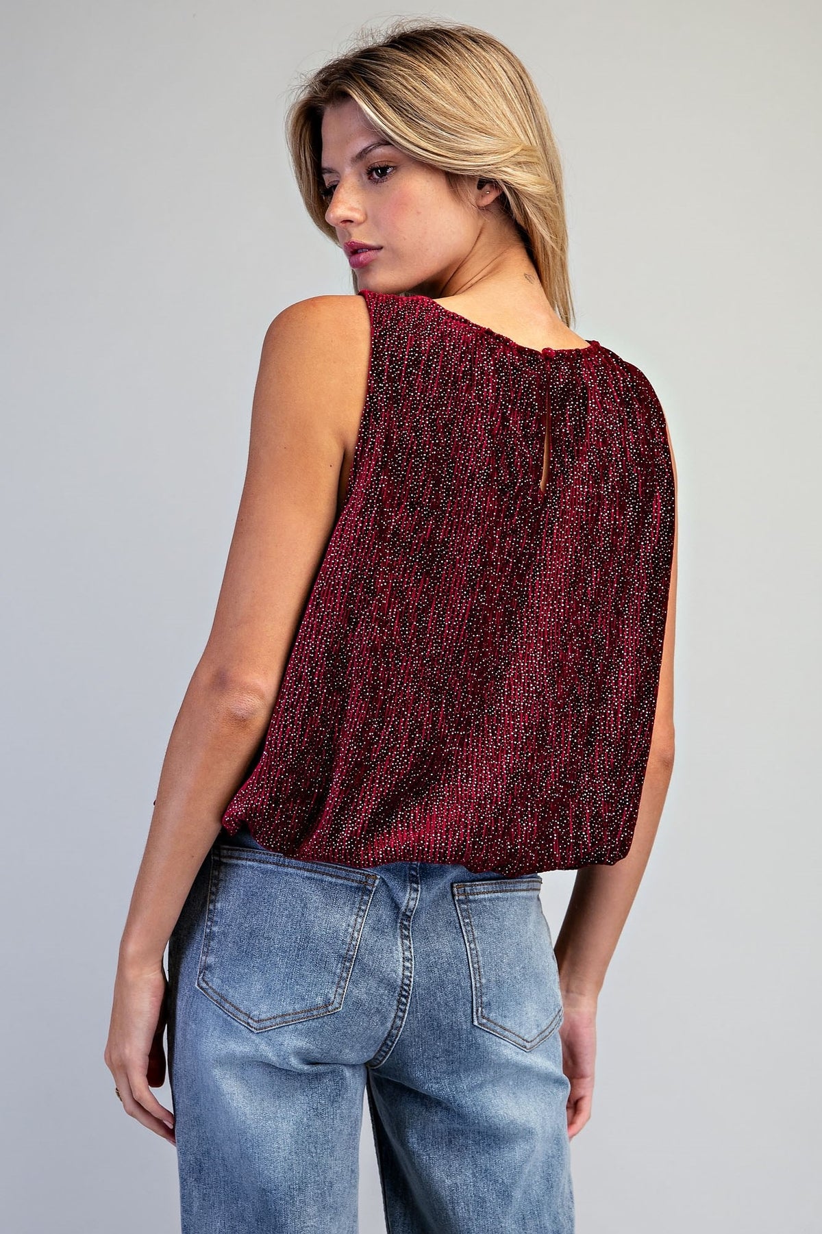 METALLIC SLEEVELESS TOP