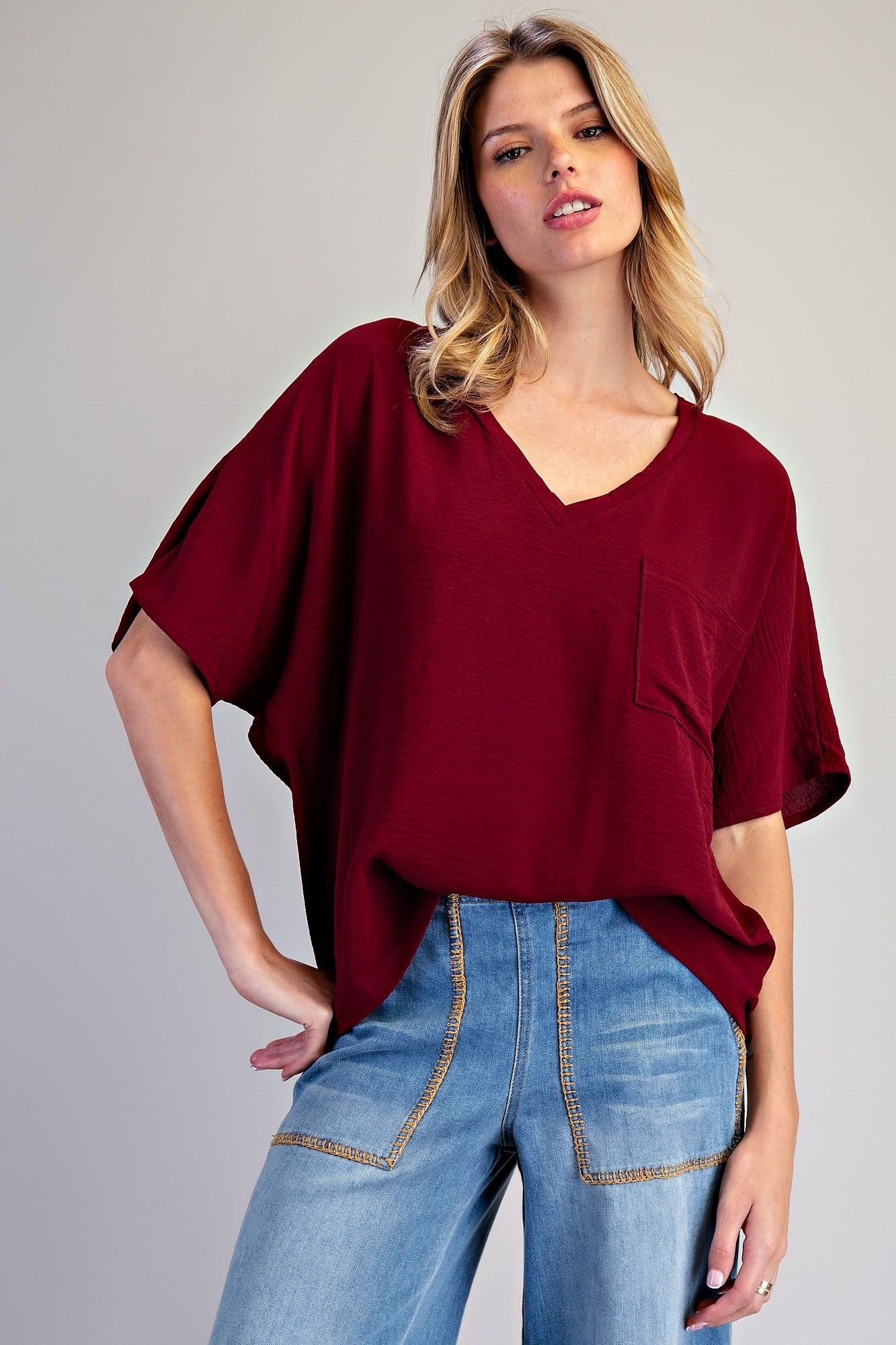 SOLID WOVEN V NECK CHEST POCKET TOP