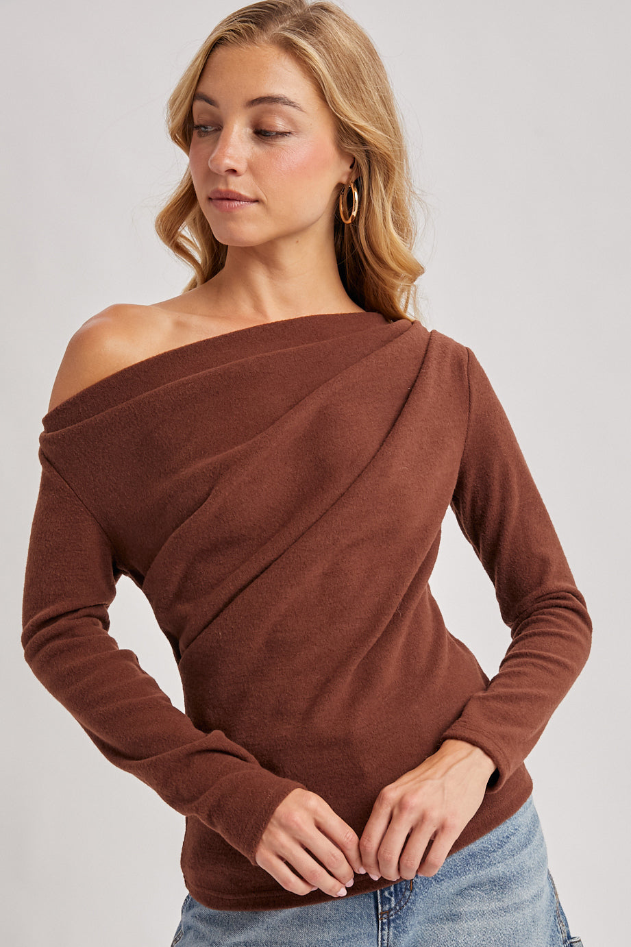 OFF SHOULDER TOP